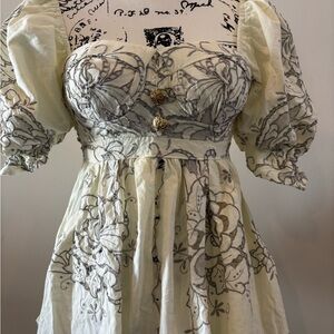 Elegant Cream Floral Wedding Dress